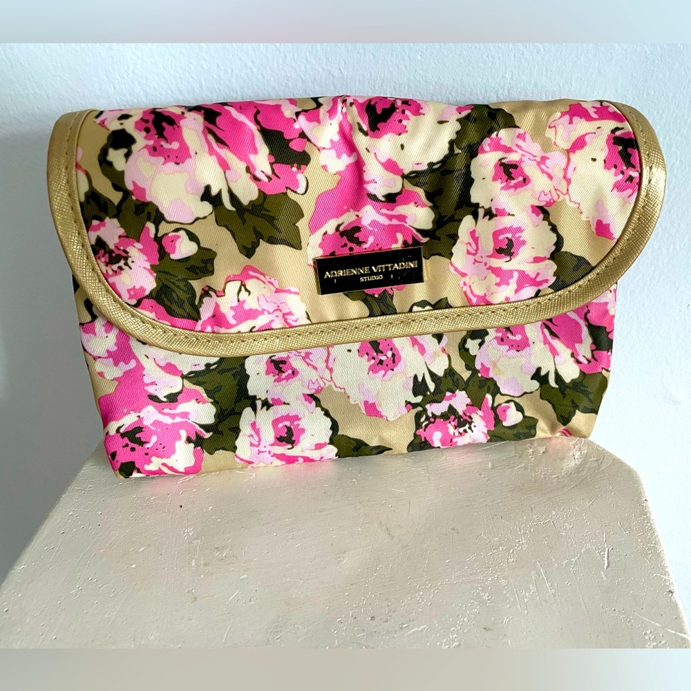 Adrienne Vittadini Cosmetics Travel Toiletries Makeup Case Floral Compartments